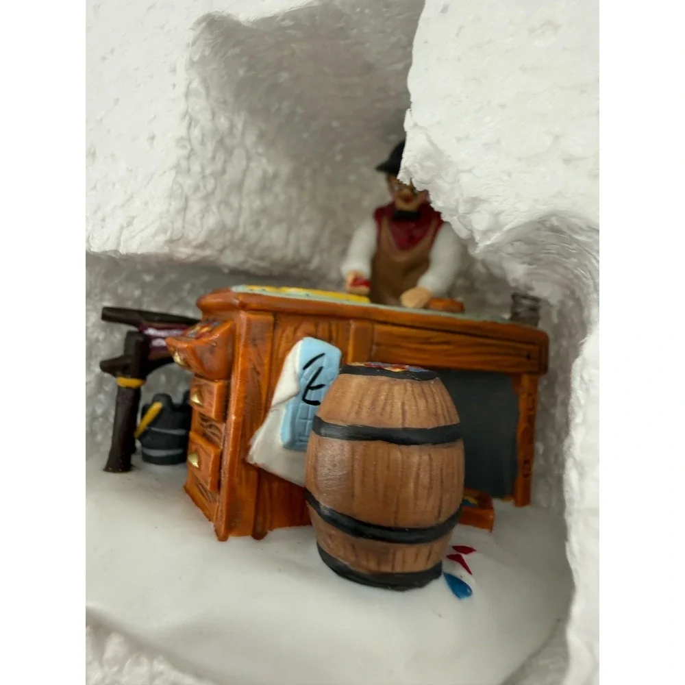 Department 56 Dickens‎ Village Stained Glass Artisan Hand Painted Porcelain